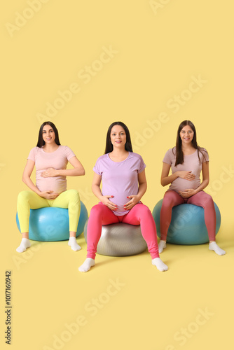 Beautiful young sporty preg...