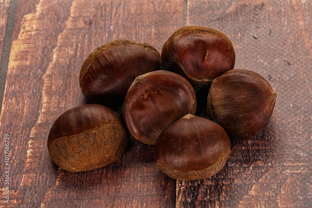 Obraz premium Tasty delicous brown natural Chestnut