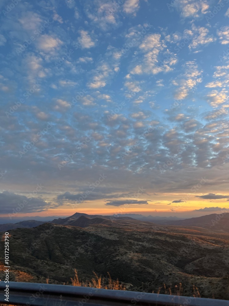 Obraz premium sunrise over the mountains