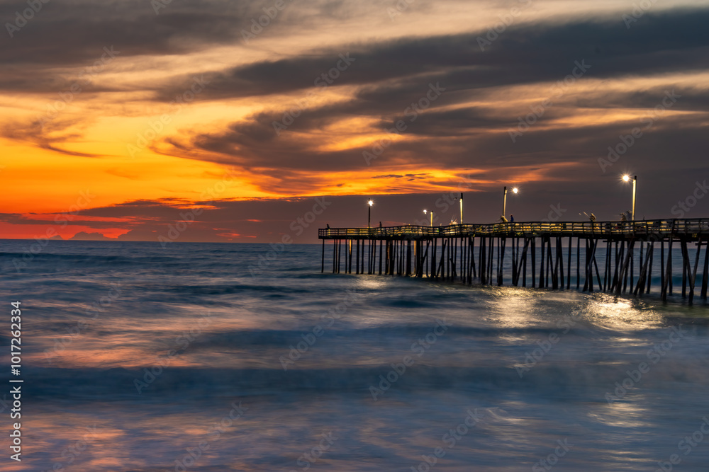 Fototapeta premium Long Exposure Sunrise Nags Head Pier NC