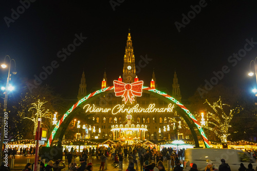 Canvas Print A christmas market in Vienna, Austria