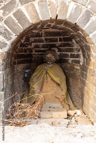 The Damaged Buddhist Niches of the Tang Dynasty Pagoda at Xiuding Temple