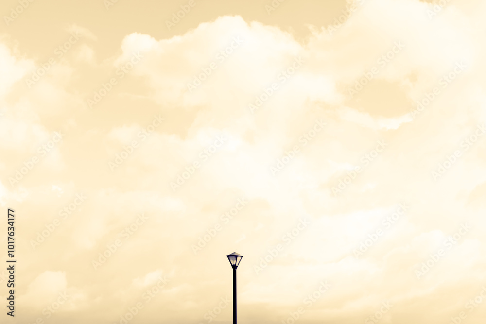 公園の外灯と空と雲 公園の外灯と空と雲