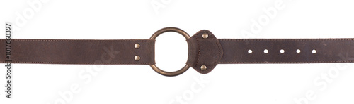 Foto old brown leather belt with copper buckle isolated on white background