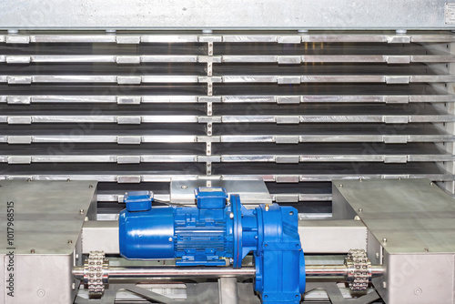 Freezing machine in product...