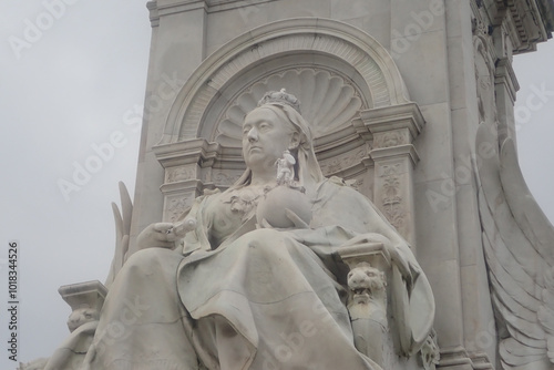 Enormous statue of Queen Victoria
 photo