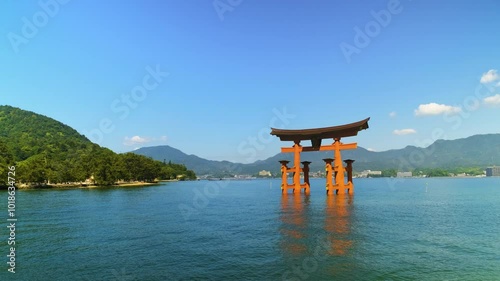 世界遺産・日本三景厳島神社大鳥居　広島県廿日市市宮島