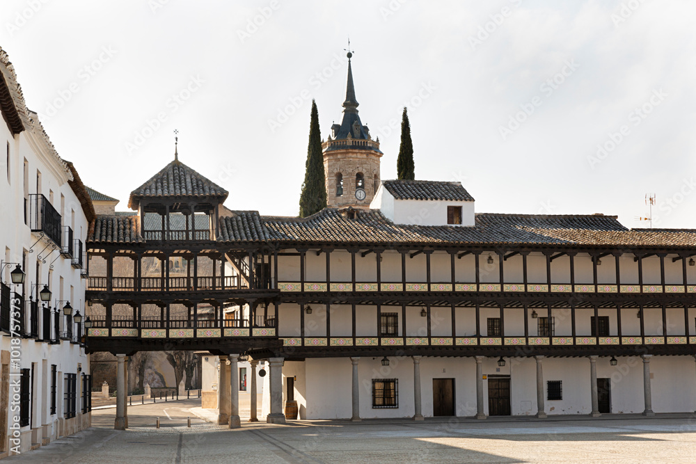 Fototapeta premium Paisaje de la plaza mayor de Tembleque, Toledo.