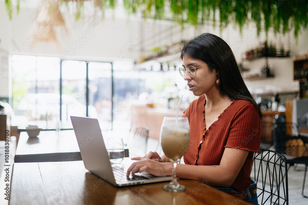 Working in a Coffeeshop Working in a Coffeeshop