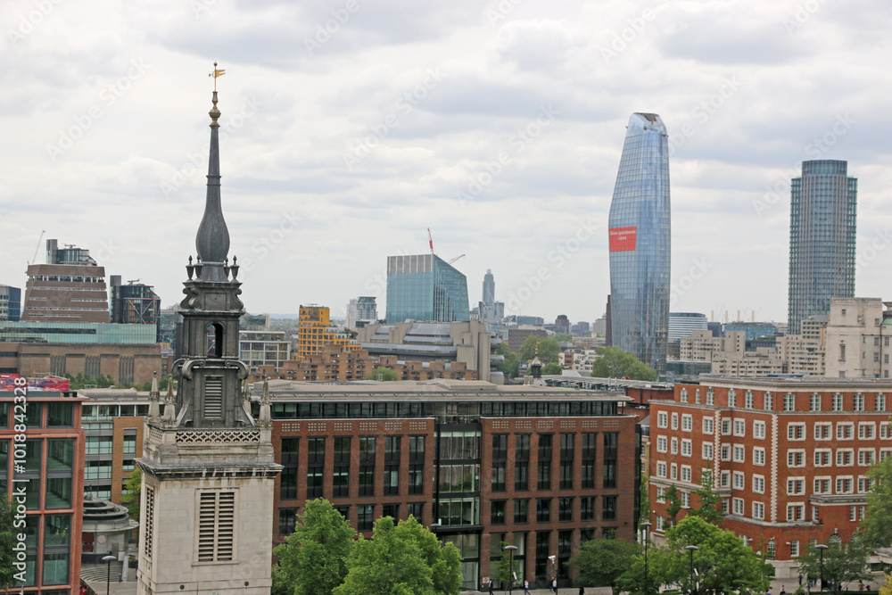 Obraz premium London Skyline and spire of St Augustine, Watling Street 