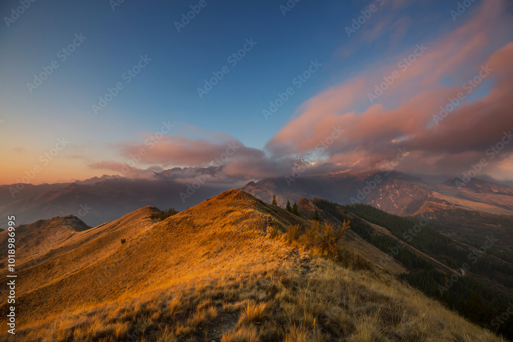 Fototapeta premium Mountains on sunset