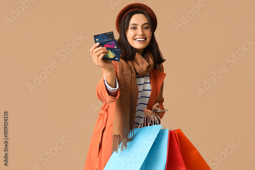 Young woman with shopping b...