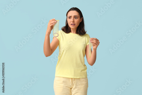 Beautiful shocked woman wit...