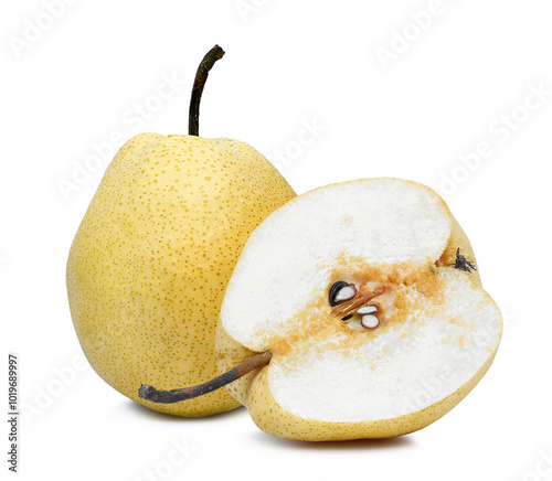 whole and half of chinese pear (Pyrus pyrifloral,nashi pear) tropical fruit isolated, png