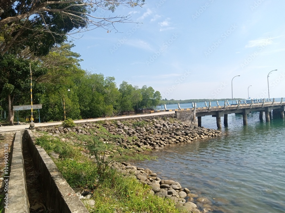 Fototapeta premium pier on the beach