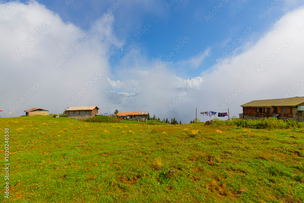Located 15 kilometers from Çamlıhemşin District, the plateau is interesting with its unique architecture. Located 15 kilometers from Çamlıhemşin District, the plateau is interesting with its unique architecture.