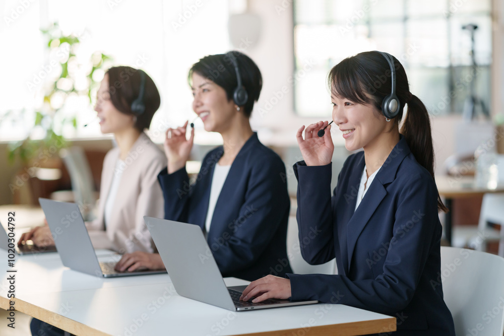 女性 オペレーター 女性 オペレーター