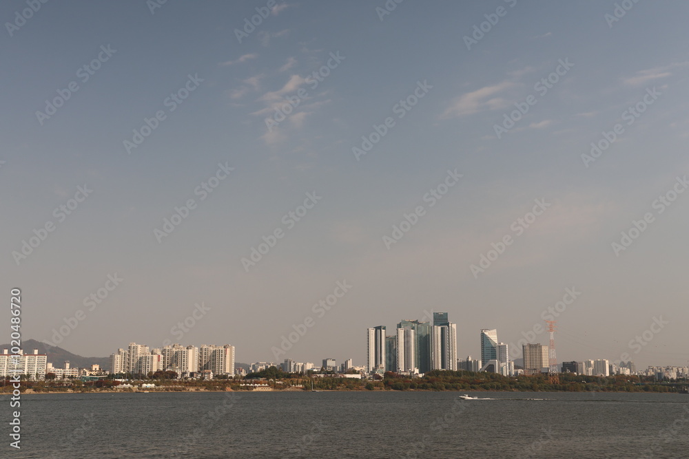 Fototapeta premium city skyline at sunset