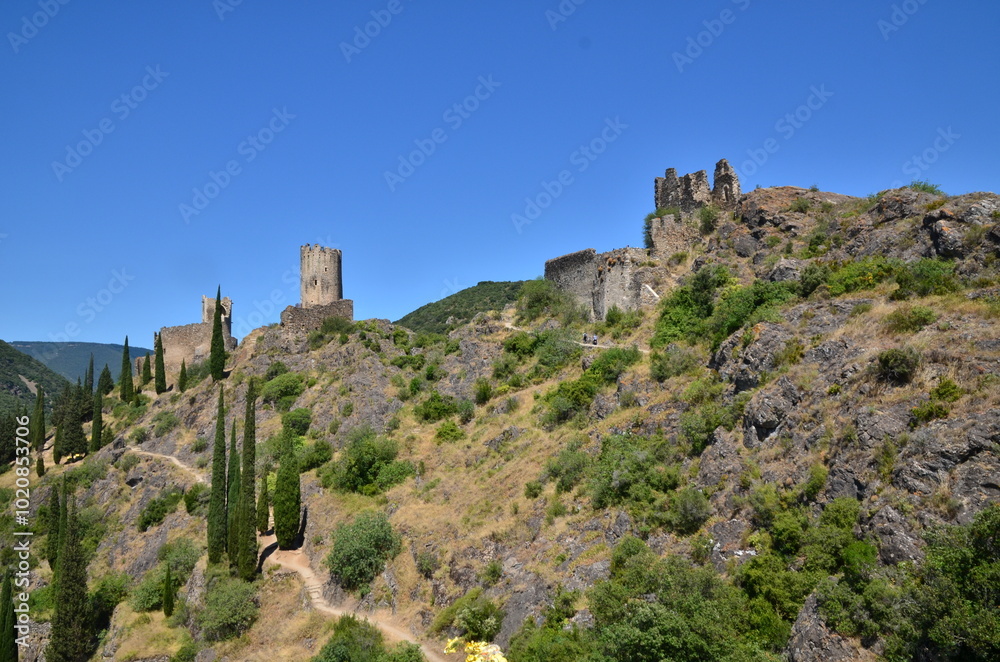 RUINES DES CHÂTEAUX CATHARES DE LASTOURS XII-XIII éme SIÈCLE RUINES DES CHÂTEAUX CATHARES DE LASTOURS XII-XIII éme SIÈCLE