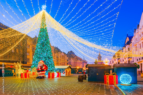 Obraz na płótnie Timisoara, Romania. Beautiful Christmas Market in Eastern Europe w salonie