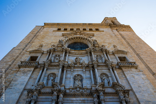 Façade baroque de la Catedral de Santa Maria de Gérone photo