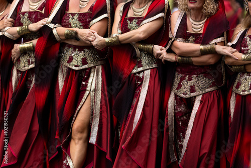 Día de la Comunidad Valenciana. Procesiones de moros y cristianos.