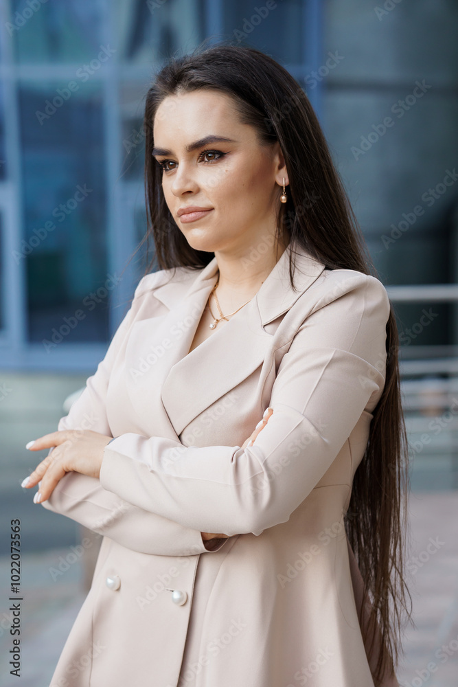 Elegant Businesswoman Posing with Confidence in a Modern Urban Setting Elegant Businesswoman Posing with Confidence in a Modern Urban Setting