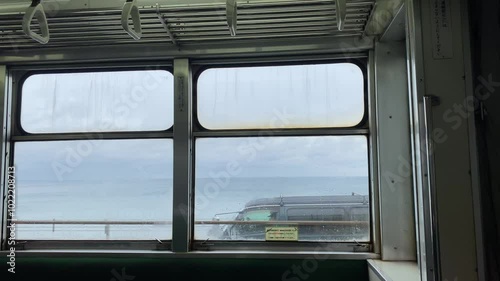 車窓から見える海1