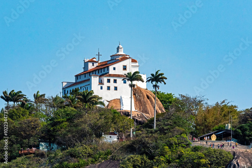 Convento da Penha: Patrimônio Histórico e Religioso no Espírito Santo

O Convento da Penha, em Vila Velha, oferece vista panorâmica da baía de Vitória, sendo um marco espiritual e cultural do Brasil.