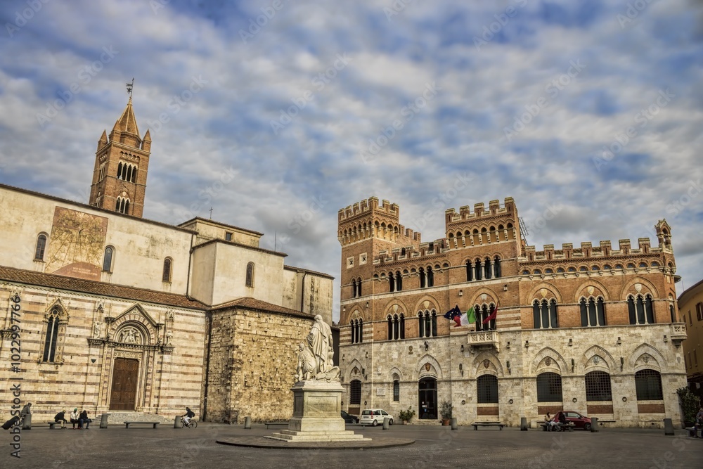 Grosseto, Italien – San Lorenzo, Monumento a Leopoldo II di Lorena und Palazzo Aldobrandeschi