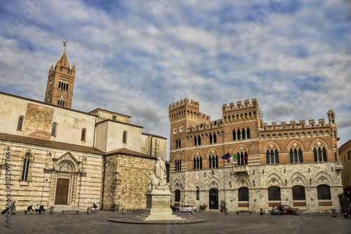 Obraz na płótnie Grosseto, Italien – San Lorenzo, Monumento a Leopoldo II di Lorena und Palazzo Aldobrandeschi w salonie
