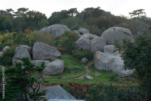 Jolis paysage sur la côte de granit rose à Ploumanac'h Perros-Guirec en Bretagne photo