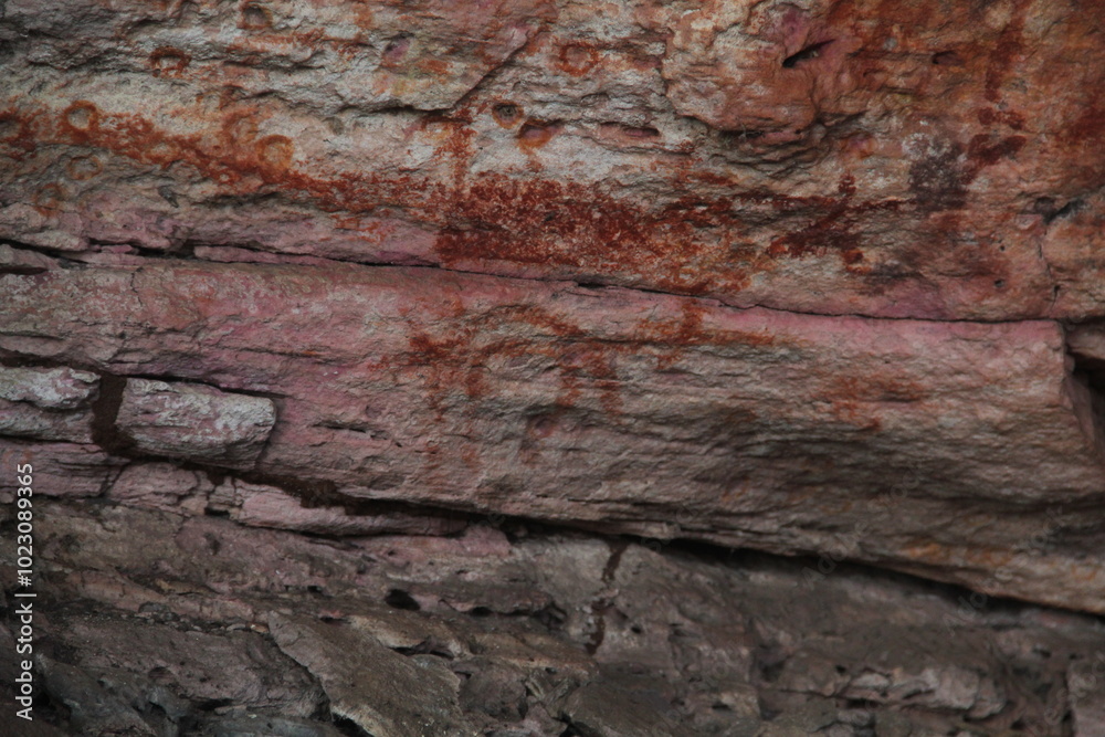 sítio arqueollógico com pinturas rupestres em alcinópolis, mato grosso sítio arqueollógico com pinturas rupestres em alcinópolis, mato grosso