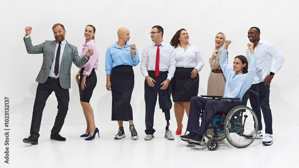 Obraz premium Diverse group of colleagues engage in lively conversation, smiling and gesturing. Collaboration and acceptance in a professional setting. Concept of business, dei, equality, support