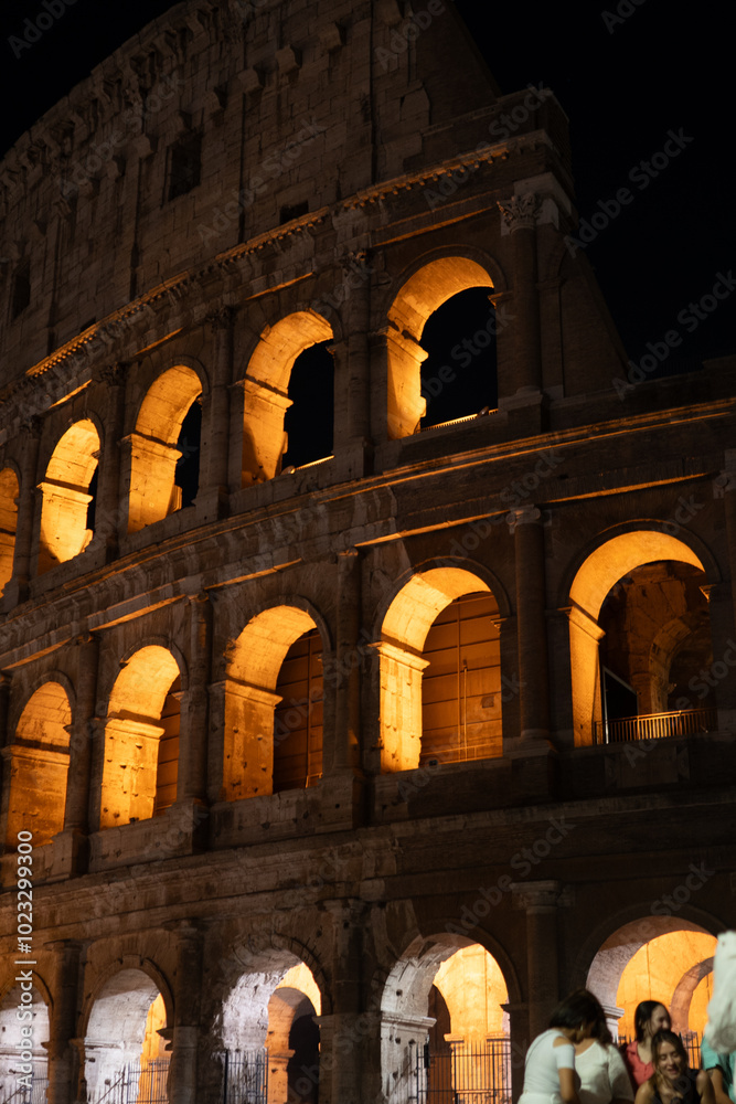 Fototapeta premium roman colosseum at night