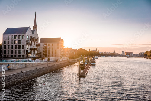 Blick auf die Weser und das Stephaniviertel in Bremen photo