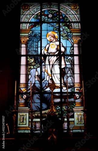 Vitrail dans l'église Saint Philippe du Roule à Paris en France photo