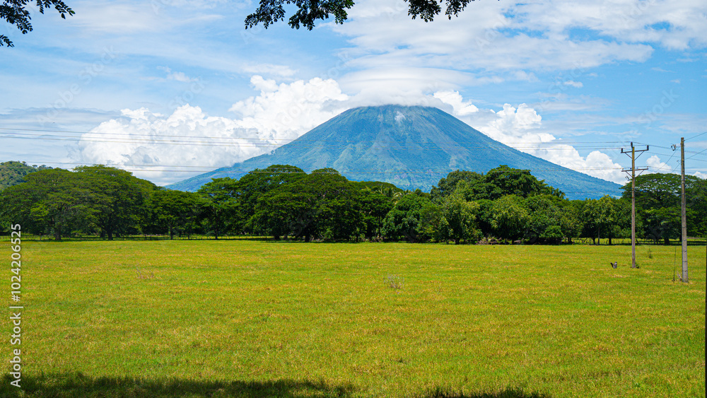 Fototapeta premium Volcan Chaparrastique San Miguel, El Salvador