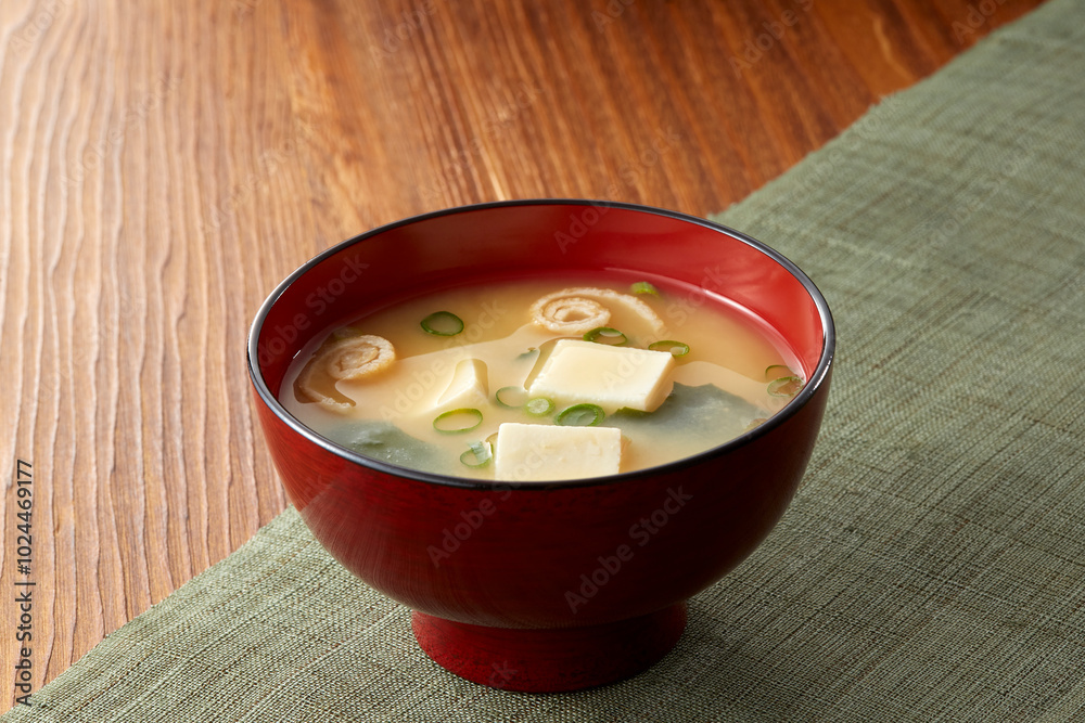 豆腐とわかめの味噌汁 豆腐とわかめの味噌汁