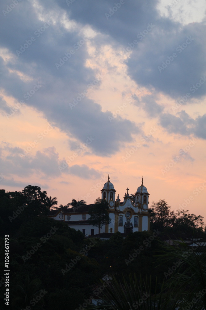 por do sol na cidade de tiradentes, minas gerais por do sol na cidade de tiradentes, minas gerais