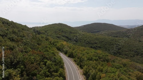 Autostrada w Chrowacji obok miasta Bakar