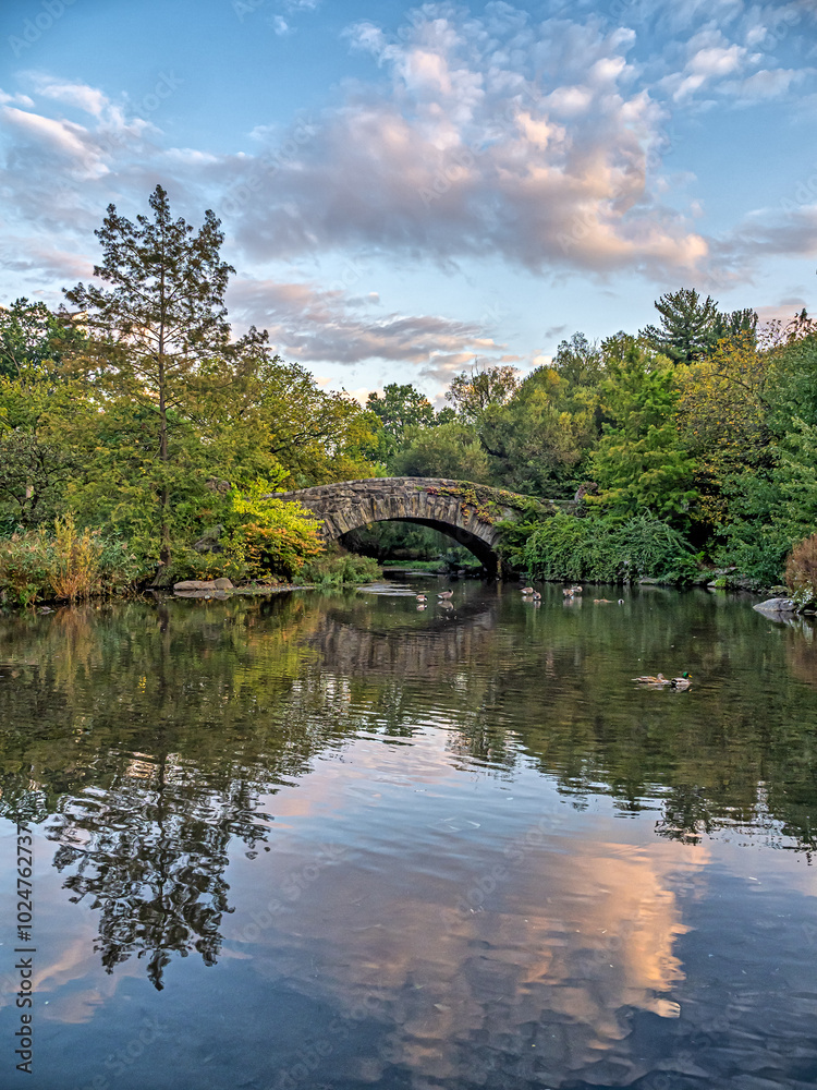 Gapstow Bridge in Central Park, early morning Gapstow Bridge in Central Park, early morning