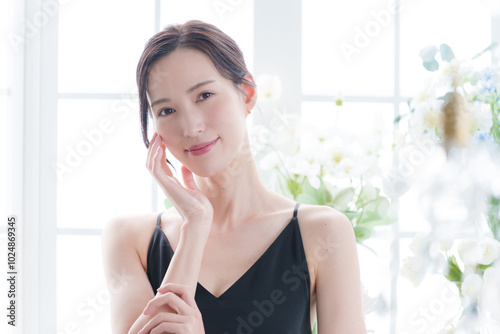 綺麗な笑顔の女性(美容・スキンケア) Free Download 綺麗な笑顔の女性(美容・スキンケア) - GFXLoad