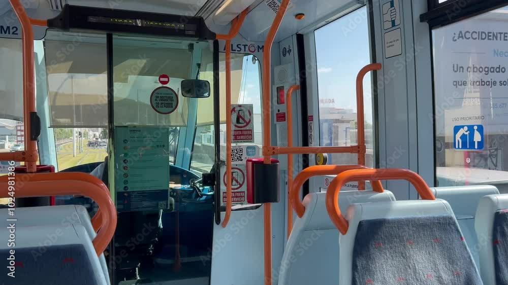 Interior de un tranvía en Tenerife, Islas Canarias