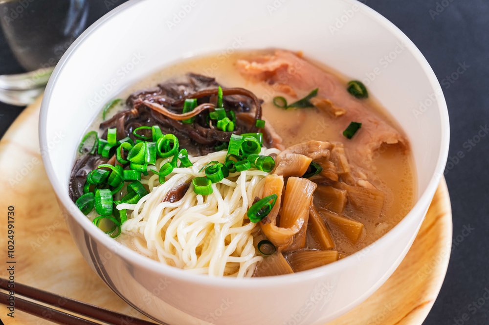 博多とんこつラーメン 博多とんこつラーメン