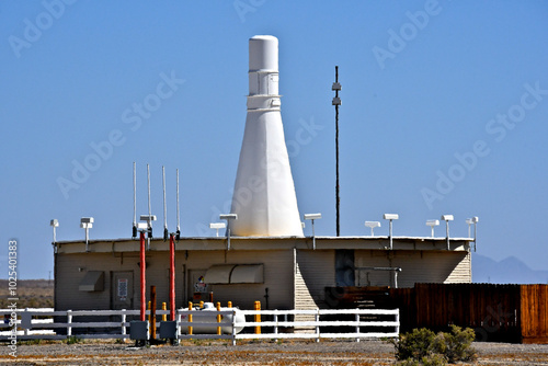 Foto VOR (Very High Frequency Omni-Directional Range Antenna) is a short-range radio