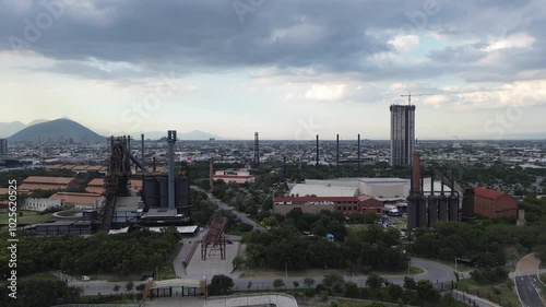 Parque fundidora en un dia nublado se aprecia lo que con anterioridad fue su area de fundicion de acero, pero ya cerrada y mostrada al publico  photo