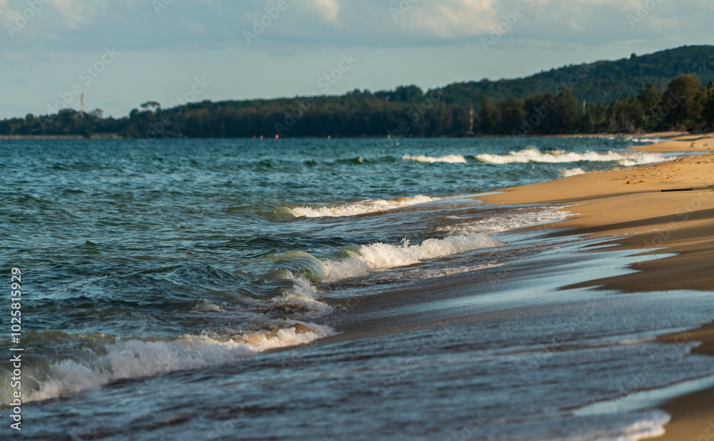 This picture is a view of the sea and waves. This picture is a view of the sea and waves.