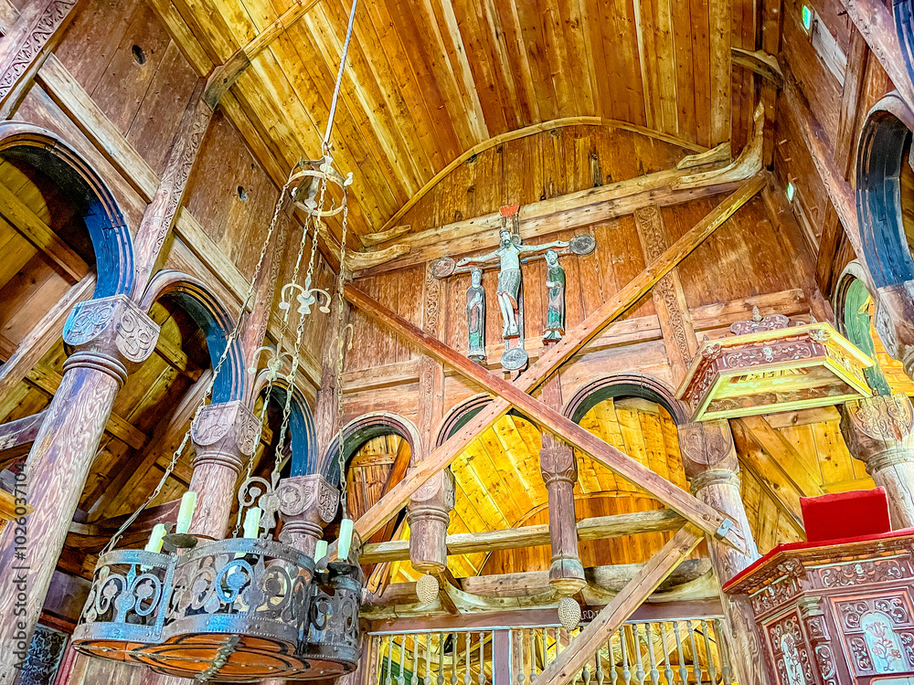 Die älteste Stabkirche in Norwegen - Urnes - Innenansicht