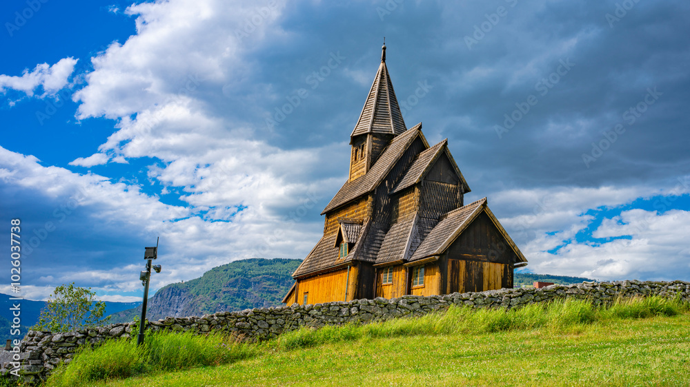 Die älteste Stabkirche in Norwegen - Urnes